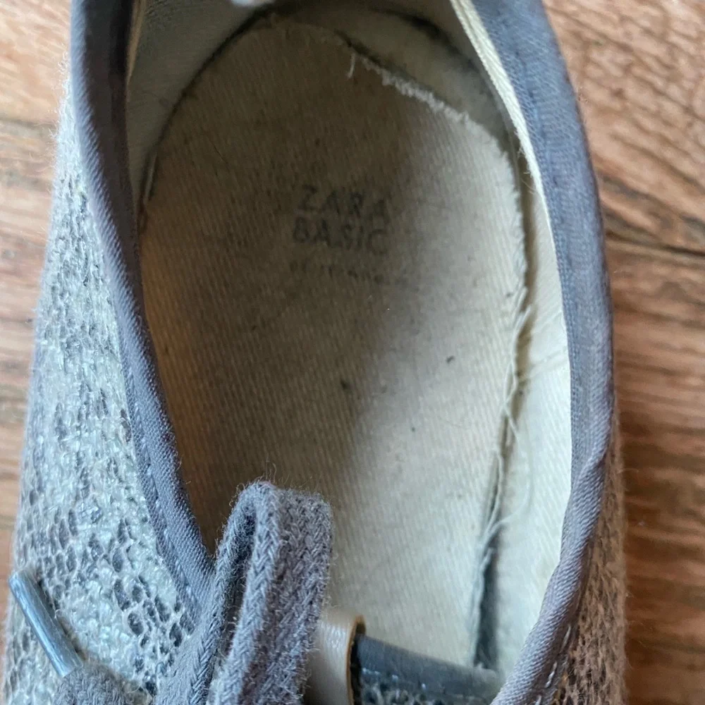 Zara sneakers Shoes Silver Animal Print Eu 41 US 10 excellent preowned condition
